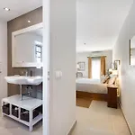 فيلة Liberal Wing