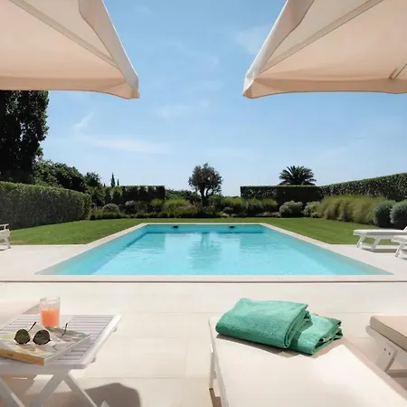 Liberal Wing Villa *