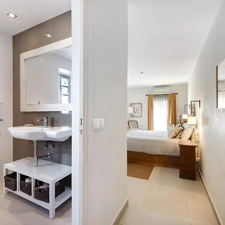 ヴィラ Liberal Wing