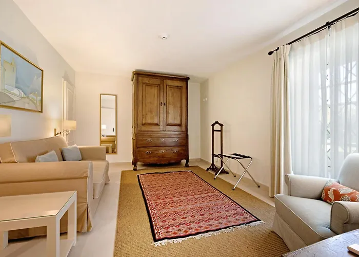 Liberal Wing ヴィラ ポルティマン